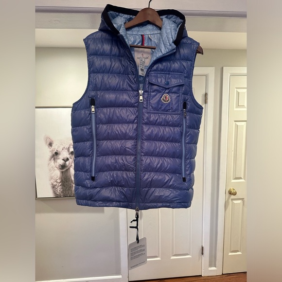 Moncler down gilet (vest) - Picture 3 of 6